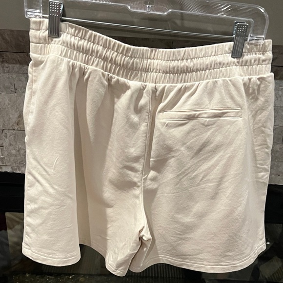 Banana Republic Cream  Drawstring Shorts size 8 - Picture 9 of 13
